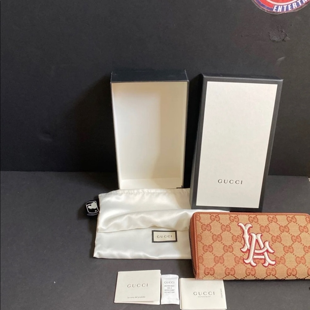 Gucci LA Pouch 👝